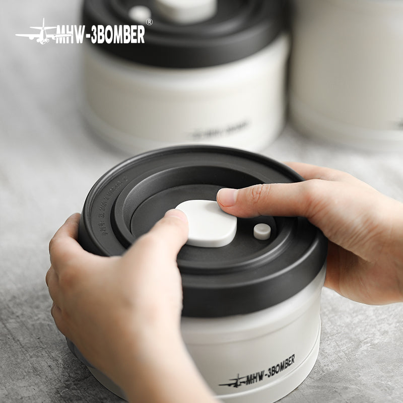 Vacuum sealed canister